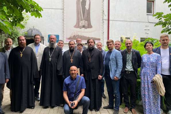 Специалисты ведущих реабилитационных центров выступили на круглом столе в Казанской епархии