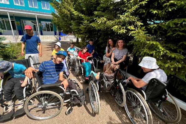 Православные добровольцы навестили воспитанников детского дома-интерната в Дербышках