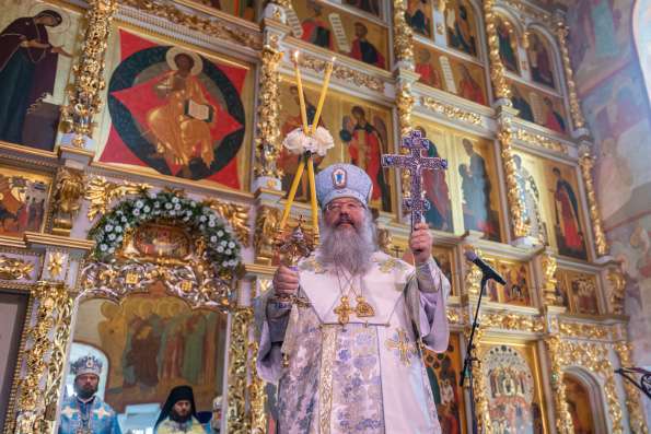 Митрополит Кирилл возглавил церковные торжества в Свияжске по случаю 25-летия возрождения Успенской обители